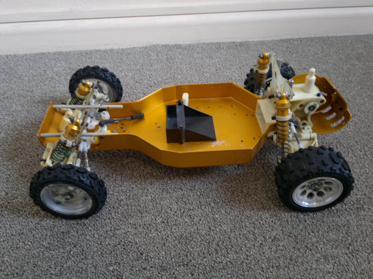 team associated rc10 gold pan