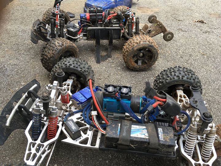 Fastest E Maxx Chassis Exploded View