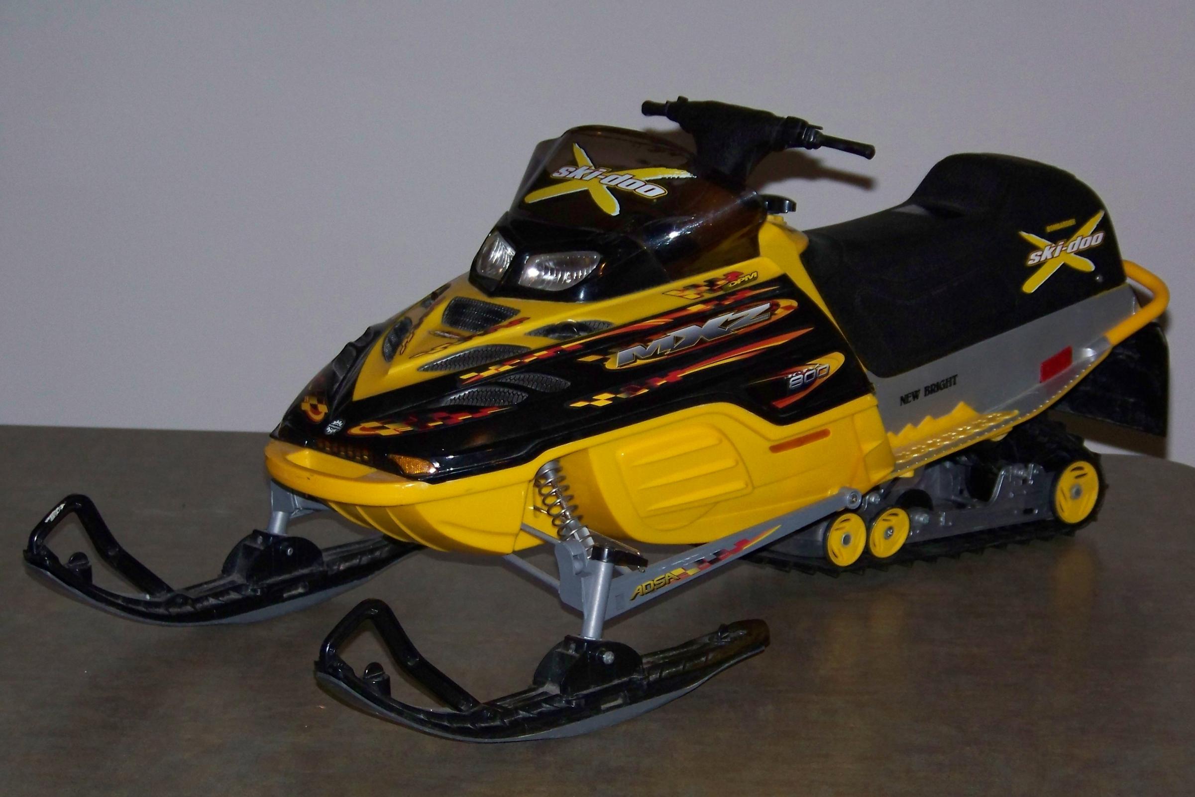 nitro rc snowmobile